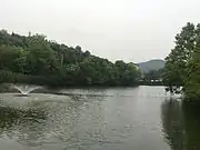 光明蝶谷の池