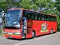 JAL TOURSカラーの日野・セレガ