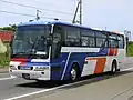 東急マーキュリーカラーの三菱ふそう・エアロバス(美鉄バス引継車)