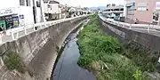油山川(国道202号、高橋付近、左:飯倉、右:原)