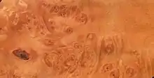 Maple burl, 一部に玉杢も認められる