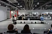 専用の搭乗待合室と売店（成田空港）後に無料休憩スペース「北ウェイティングエリア」に転用、2019年閉鎖。