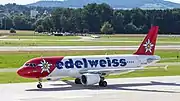 エアバスA320。A320および派生型もパイロンにエンジンを装備する前提で設計されたため、胴体と地面のクリアランスが高くなっている。