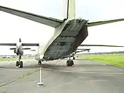 An-26の尾部貨物扉部