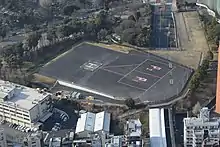 ヘリポート(2019年撮影)※基地北側の敷地(写真右上隅の細長い緑地)は代替地として2011年に返還