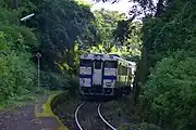 赤瀬駅を発車した列車