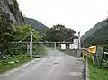 加治川治水ダム上流、赤谷林道ゲート登山計画書ポストがある