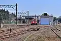秋田内陸線のプラットホームと車庫