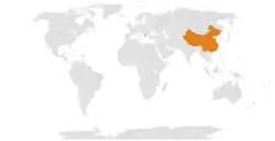 アルバニアと中華人民共和国の位置を示した地図