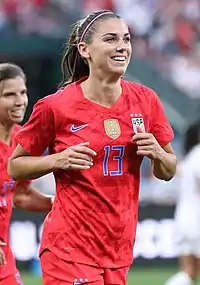 アレックス・モーガン2022 & 2019(2022はミーガン・ラピノー及びベッキー・サワーブラン（英語: Becky Sauerbrunn）と共に掲載)(2017は最終選考)