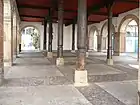 旧市庁舎のアーケード