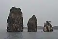 海上に屹立する三郎岩