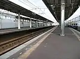 ホーム。一番左奥が臨時降車ホーム。