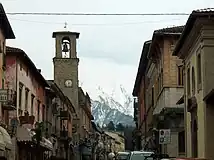 目抜き通りであるウンベルト1世通り(Corso Umberto I)。2003年12月撮影。
