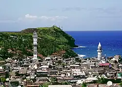 県庁所在地ムツァムドゥ(2012年撮影)