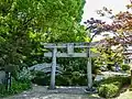 弁財天の扁額の鳥居