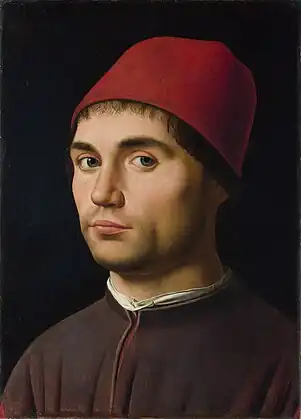 アントネロ・ダ・メッシーナ『赤い帽子をかぶった男の肖像』(1475-1476年頃) 、ナショナル・ギャラリー (ロンドン)。アントネロのように、レオナルドは額縁いっぱいにモデルの顔を強調している。