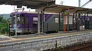 北条鉄道ホーム（2006年7月）JRホームが加古川線電化で嵩上げされたため段差が生じ、新たに柵と階段が設けられている。