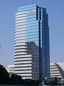 本社が入る有明フロンティアビル（2016年8月）