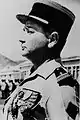 真横から見るフランス外人部隊士官（大佐）