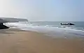 旧マルベリー・ハーバーのあるアロマンシュの浜