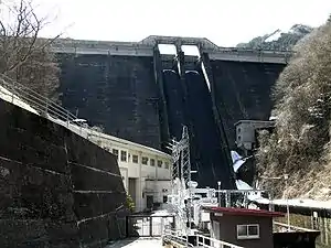 朝日ダム(飛騨川)。戦後の木曽川電源開発の口火を切った。