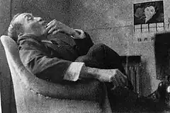 判決を終えて自室に戻った仙台高裁の鈴木禎次郎裁判長(1953年12月22日)。