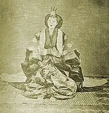 平額を挿す英照皇太后
