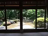 母屋から庭園を見る（2015年5月撮影）