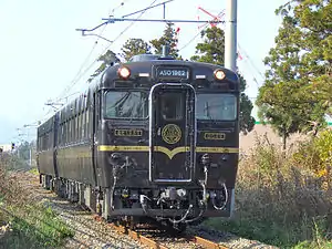 大津街道杉並木を走る「あそ1962」(2006年12月)