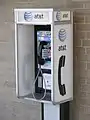 アメリカの公衆電話。テキサス州サンアントニオ。回線はAT&T
