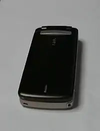 W63CA(チタニウムゴールド)