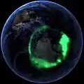 宇宙から見た南極付近のオーロラオーバル（背景の地球は合成）アニメーションで見る