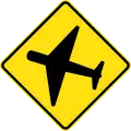 (W5-30) 低空飛行の航空機に注意
