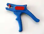ワイヤーストリッパー