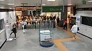 改札口