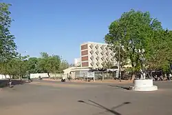 ワガドゥグーの大学とモニュメント（2017年）