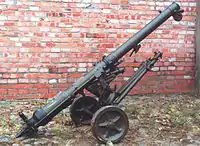 牽引状態のB-10無反動砲