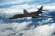 狭義の兵器の一例、爆撃機（写真は米軍のB-1）