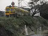 松江方面に少し離れた場所から見た駅