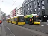 すれ違うフレキシティ・ベルリン
