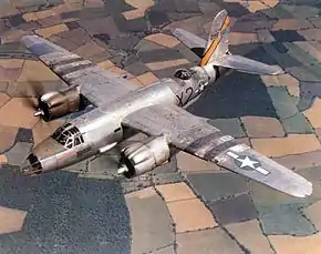 飛行するB-26B-55-MA 42-96142号機(1944年撮影)