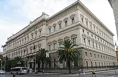 ナツィオナーレ通りにあるイタリア銀行本店「パラッツォ・コッホ」