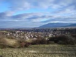 バンキャ市街とヴィトーシャ山(後景)