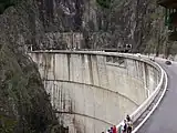 ヴィドラールダム（ルーマニア）高さ 166 m