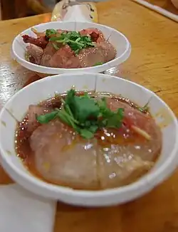 台湾独自の主食「肉圓」。その外形から映画アニメ『千と千尋の神隠し』の冒頭部で、千尋の両親が盗み食いした料理と勘違いする日本人が多い。