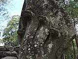 5つ頭のナーガ(ナーガの欄干部)