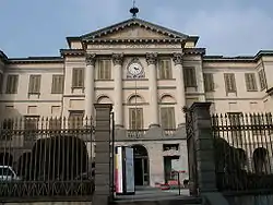 美術館アッカデミア・カッラーラ