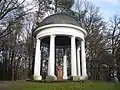 カッセル(ドイツ)のヴィルヘルムスヘーエ山岳公園の「マーキュリーの神殿」。