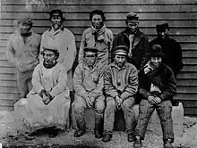 1884年から1886年の間に撮影された、ベーリング島のアレウト族の一団